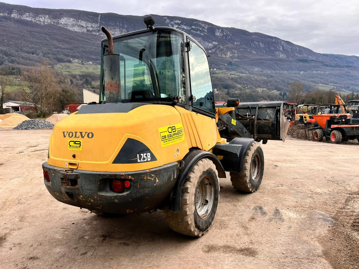 Volvo L25B-P CHARGEUSE SUR PNEUS 5T - Chargeuse sur pneus: photos 5 Volvo L25B-P CHARGEUSE SUR PNEUS 5T - Chargeuse sur pneus: photos 5