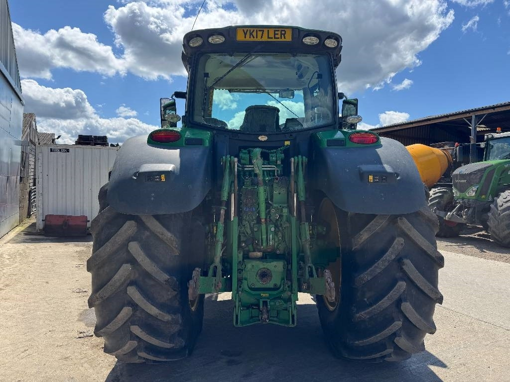 John Deere 6215 R AutoPower - Tracteur agricole: photos 5 John Deere 6215 R AutoPower - Tracteur agricole: photos 5