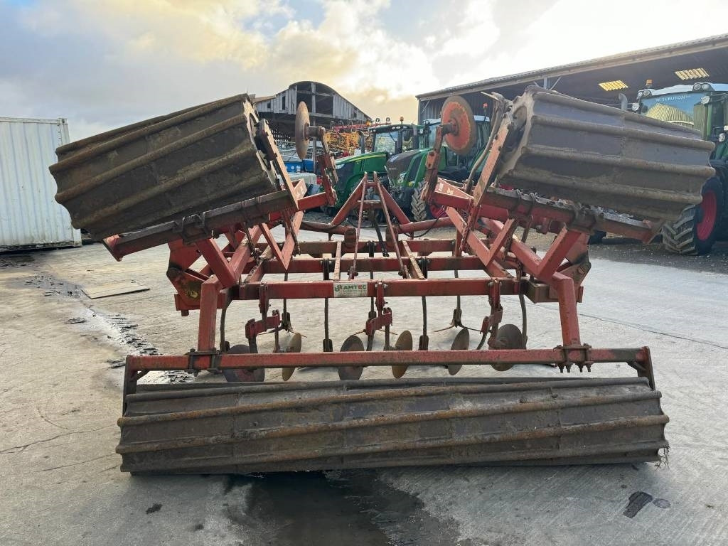 Knoche 4.5 Meter Folding Cultivator - Bineuse: photos 4 Knoche 4.5 Meter Folding Cultivator - Bineuse: photos 4