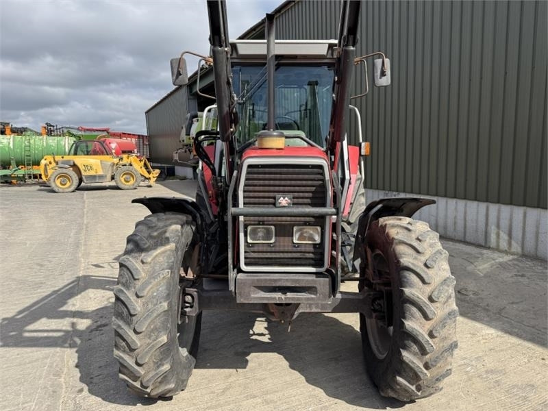 Massey Ferguson 3075 Dynashift *Low Hours* - Tracteur agricole: photos 5 Massey Ferguson 3075 Dynashift *Low Hours* - Tracteur agricole: photos 5