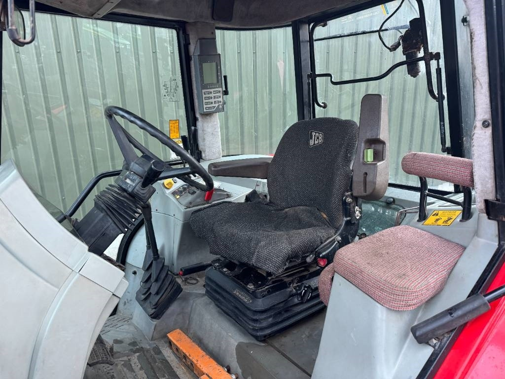 Massey Ferguson 8130 - Tracteur agricole: photos 4 Massey Ferguson 8130 - Tracteur agricole: photos 4