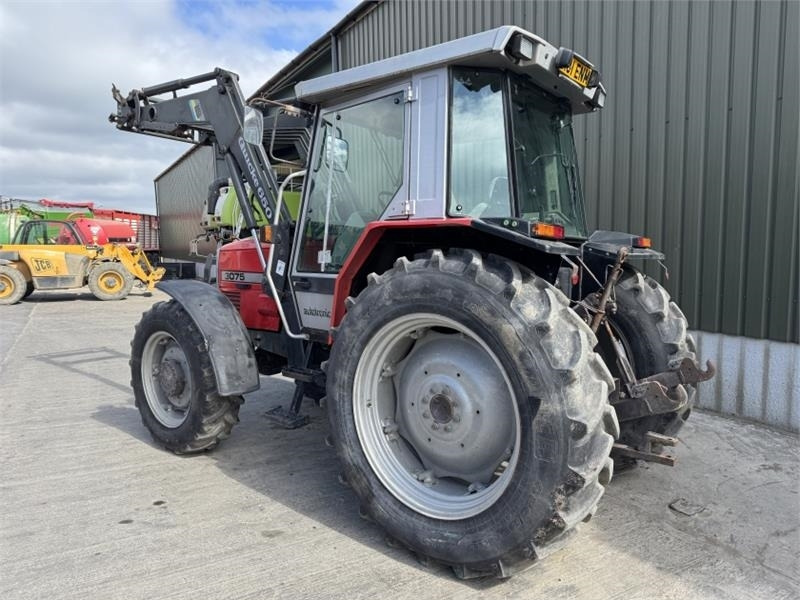 Massey Ferguson Massey Ferguson 3075 Dynashift *Low Hours* - Tracteur agricole: photos 2 Massey Ferguson Massey Ferguson 3075 Dynashift *Low Hours* - Tracteur agricole: photos 2