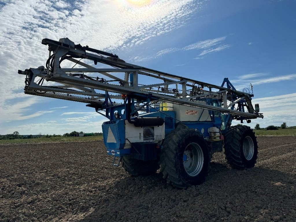 Matrot M44D 36m Self Propelled Sprayer - Pulvé automoteur: photos 4 Matrot M44D 36m Self Propelled Sprayer - Pulvé automoteur: photos 4