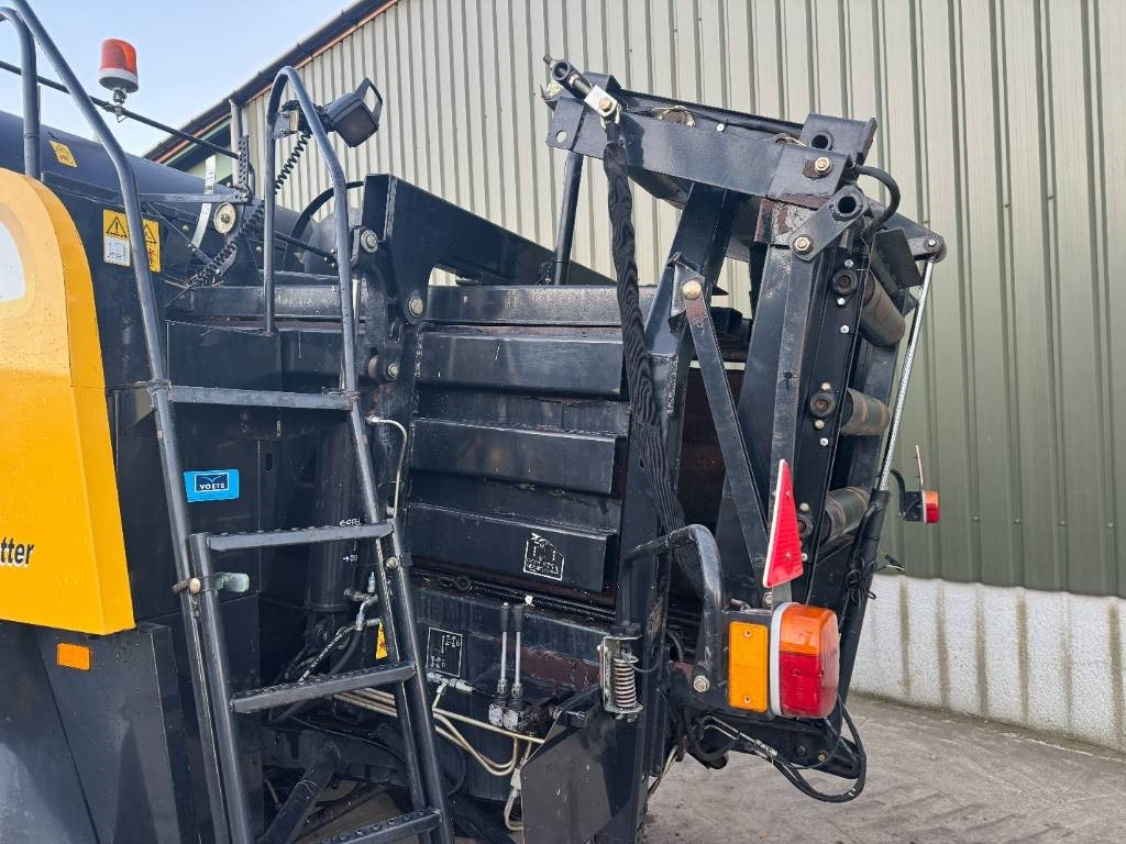New Holland BB 9060 - Presse à balles cubiques: photos 5 New Holland BB 9060 - Presse à balles cubiques: photos 5