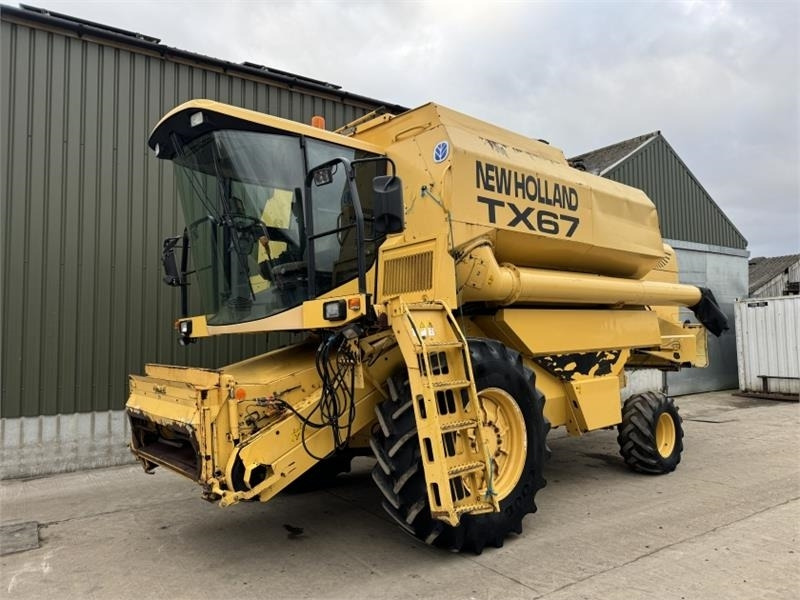 New Holland TX67 c/w 20ft Header - Accessoire de matériels de récolte: photos 3 New Holland TX67 c/w 20ft Header - Accessoire de matériels de récolte: photos 3