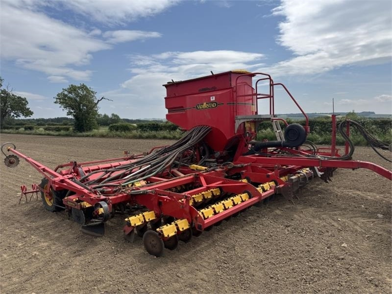 Vaderstad Vaderstad Rapid A800s **Video Below** - Combiné de semis: photos 1 Vaderstad Vaderstad Rapid A800s **Video Below** - Combiné de semis: photos 1