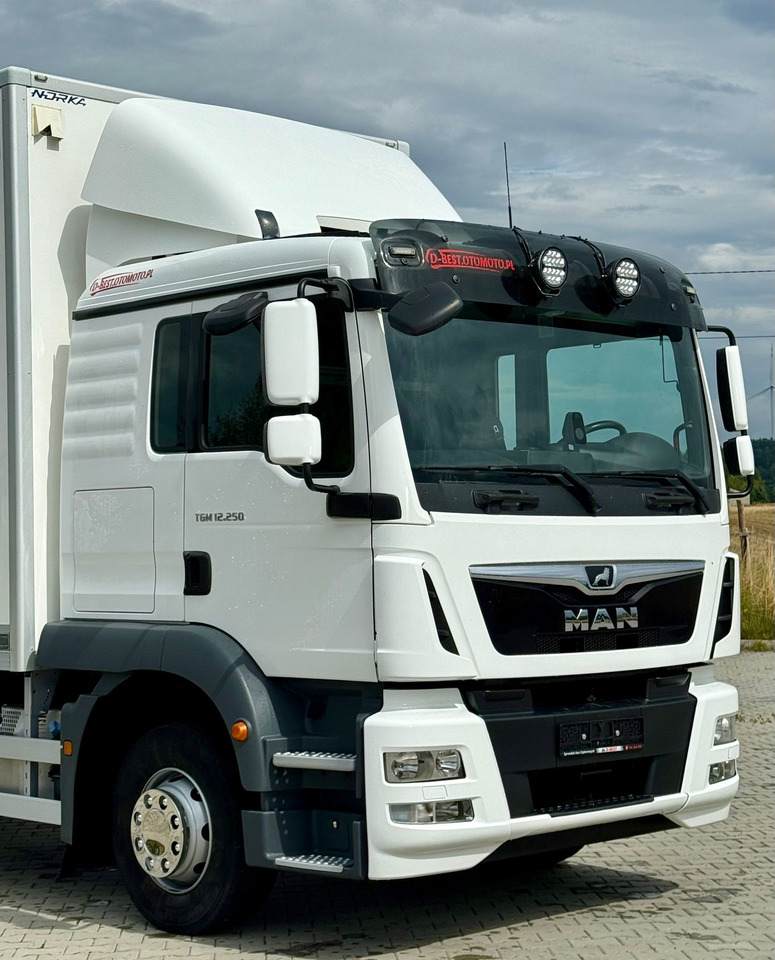 Camion isothermique MAN TGM 12.250 / TGL / IZOTERMA / WINDA / 18 EUROPALET / SYPIALKA / 2018: photos 7