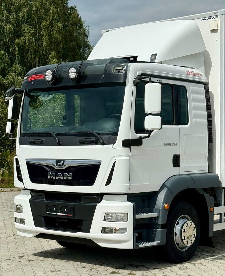 Camion isothermique MAN TGM 12.250 / TGL / IZOTERMA / WINDA / 18 EUROPALET / SYPIALKA / 2018: photos 8
