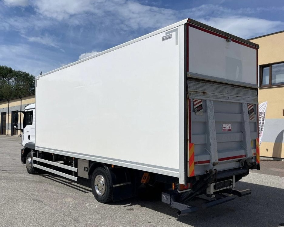 MAN TGM 12.250 / TGL / IZOTERMA / WINDA / 18 EUROPALET / SYPIALKA / AUTOMAT / 2018 ROK - Camion isothermique: photos 4 MAN TGM 12.250 / TGL / IZOTERMA / WINDA / 18 EUROPALET / SYPIALKA / AUTOMAT / 2018 ROK - Camion isothermique: photos 4