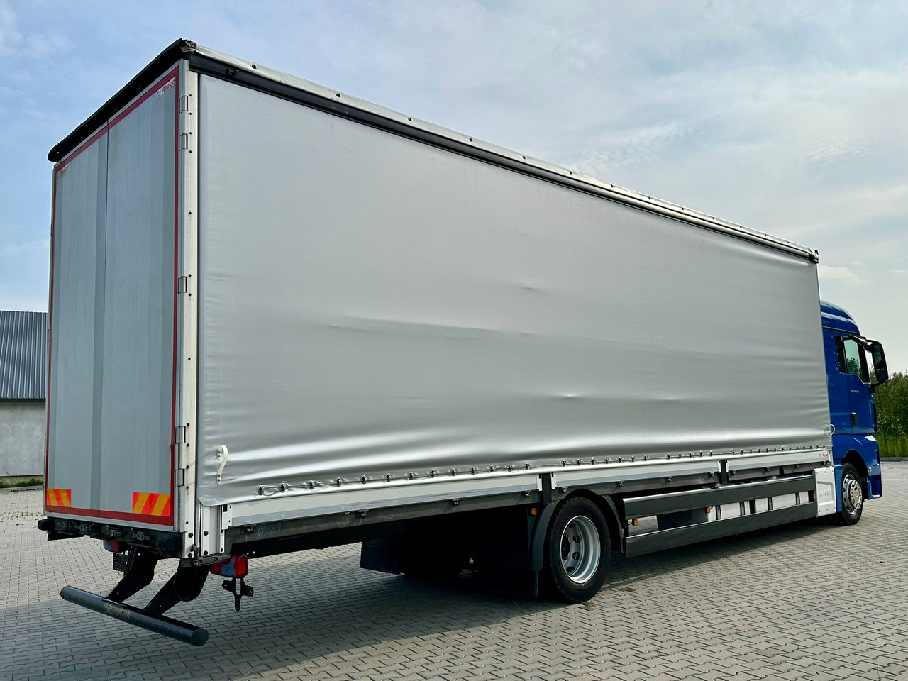 MAN TGX 18.360 / BURTO - FIRANKA / 23 PALETY / SYPIALKA / AUTOMAT / 2021 ROK / SPROWADZONY / SERWISOW - Camion à rideaux coulissants: photos 3 MAN TGX 18.360 / BURTO - FIRANKA / 23 PALETY / SYPIALKA / AUTOMAT / 2021 ROK / SPROWADZONY / SERWISOW - Camion à rideaux coulissants: photos 3