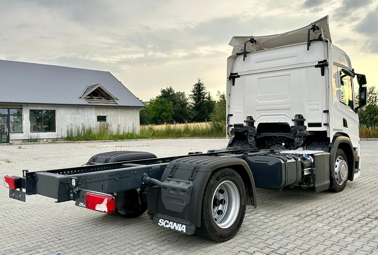 SCANIA P220 / RAMA DO ZABUDOWY / ROZSTAW OSI 3.90 M / SILNIK 6 / WYWROTKA / BECZKA / HAKOWIEC / UTRZYMANIE DRÓG / AUTOMAT / 2019 ROK / NISKI PRZEBIEG - Châssis cabine: photos 4 SCANIA P220 / RAMA DO ZABUDOWY / ROZSTAW OSI 3.90 M / SILNIK 6 / WYWROTKA / BECZKA / HAKOWIEC / UTRZYMANIE DRÓG / AUTOMAT / 2019 ROK / NISKI PRZEBIEG - Châssis cabine: photos 4