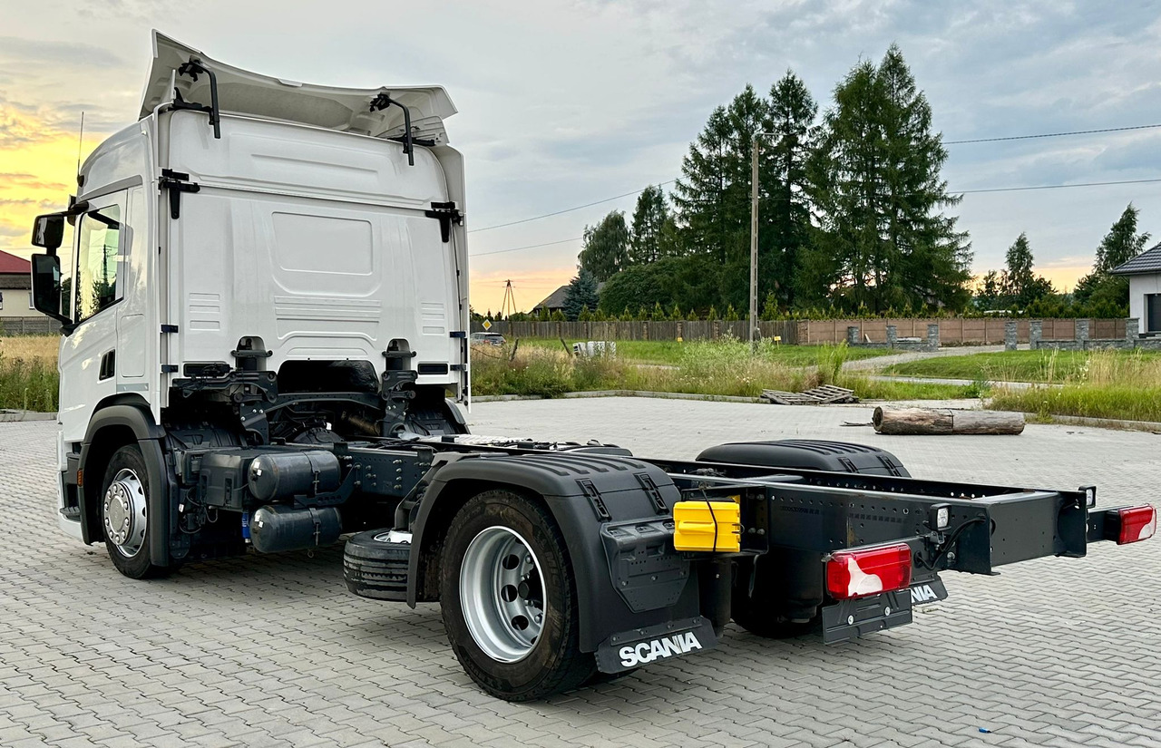 SCANIA P220 / RAMA DO ZABUDOWY / ROZSTAW OSI 3.90 M / SILNIK 6 / WYWROTKA / BECZKA / HAKOWIEC / UTRZYMANIE DRÓG / AUTOMAT / 2019 ROK / NISKI PRZEBIEG - Châssis cabine: photos 3 SCANIA P220 / RAMA DO ZABUDOWY / ROZSTAW OSI 3.90 M / SILNIK 6 / WYWROTKA / BECZKA / HAKOWIEC / UTRZYMANIE DRÓG / AUTOMAT / 2019 ROK / NISKI PRZEBIEG - Châssis cabine: photos 3
