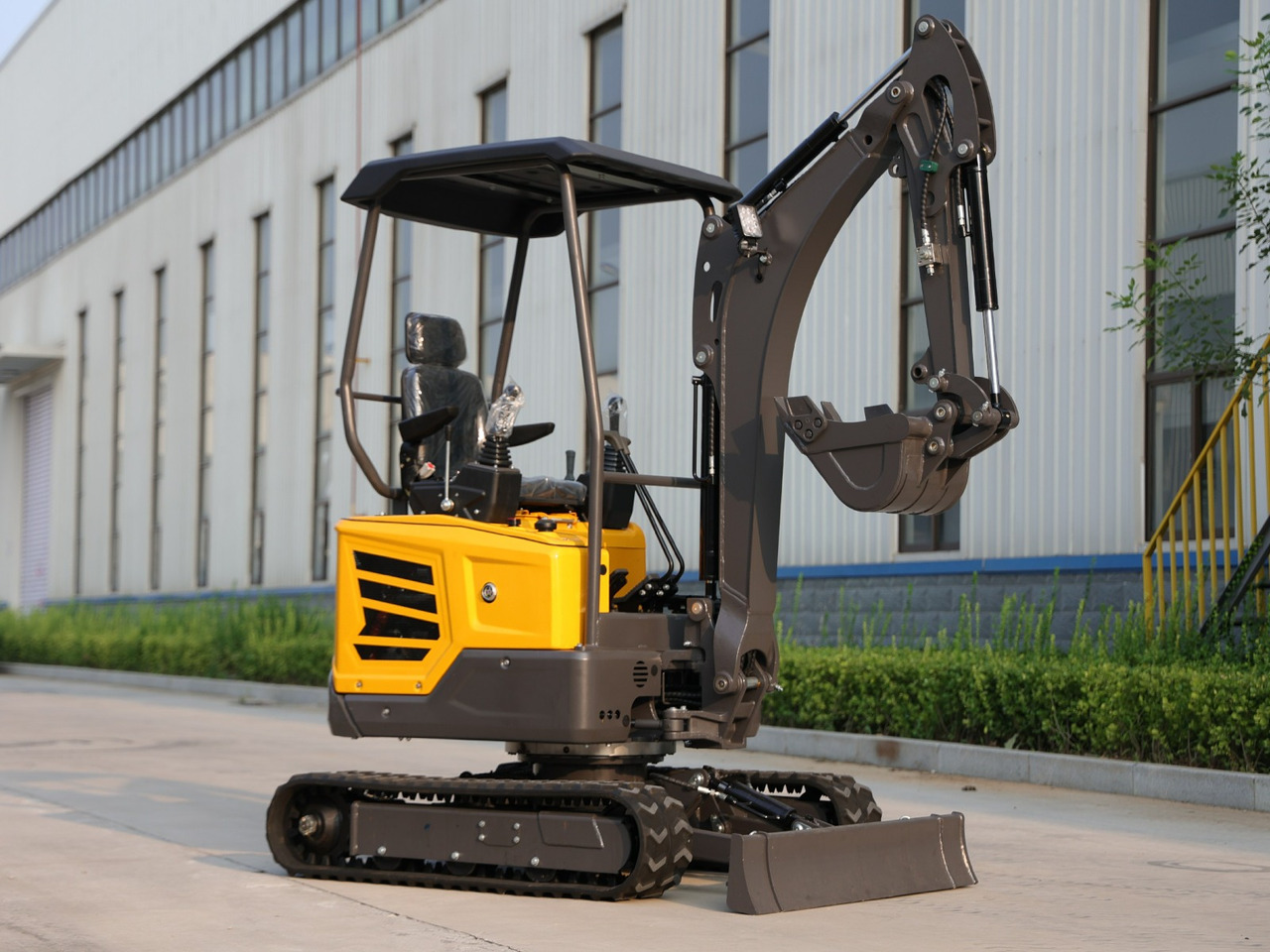KUBOTA Diesel Mini excavator 2 Ton - Müller machinery MB 20 - SH - Mini pelle: photos 4 KUBOTA Diesel Mini excavator 2 Ton - Müller machinery MB 20 - SH - Mini pelle: photos 4