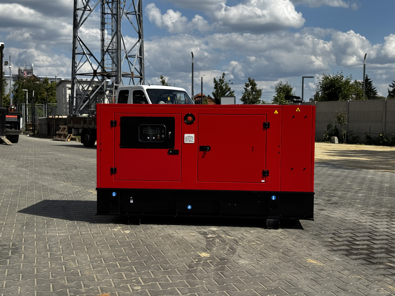 PERKINS 60 kVA / 48 kW - Groupe électrogène: photos 1 PERKINS 60 kVA / 48 kW - Groupe électrogène: photos 1