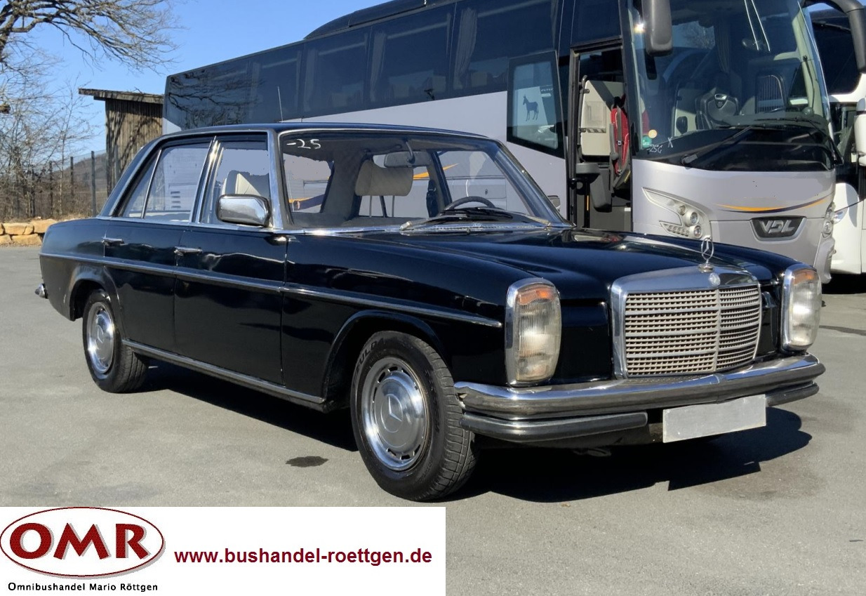 Mercedes-Benz 200 D/8 - Voiture: photos 1 Mercedes-Benz 200 D/8 - Voiture: photos 1