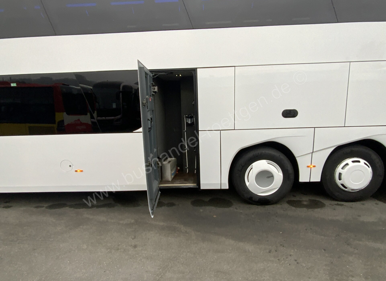 Photo d'intérieur 2: Bus à impériale Neoplan Skyliner L