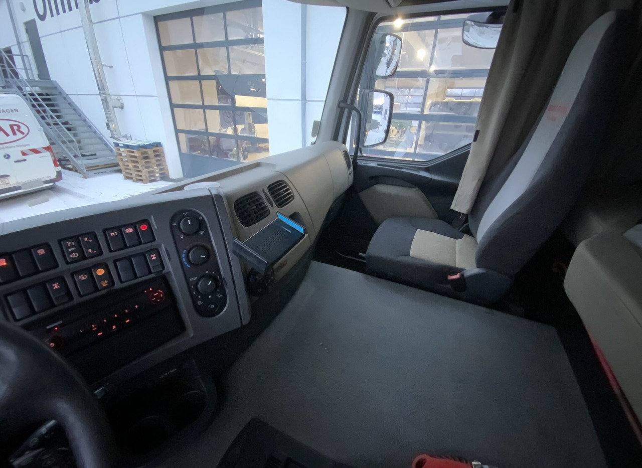 Camion benne Renault Premium 460.32 8x4 Dxi: photos 18