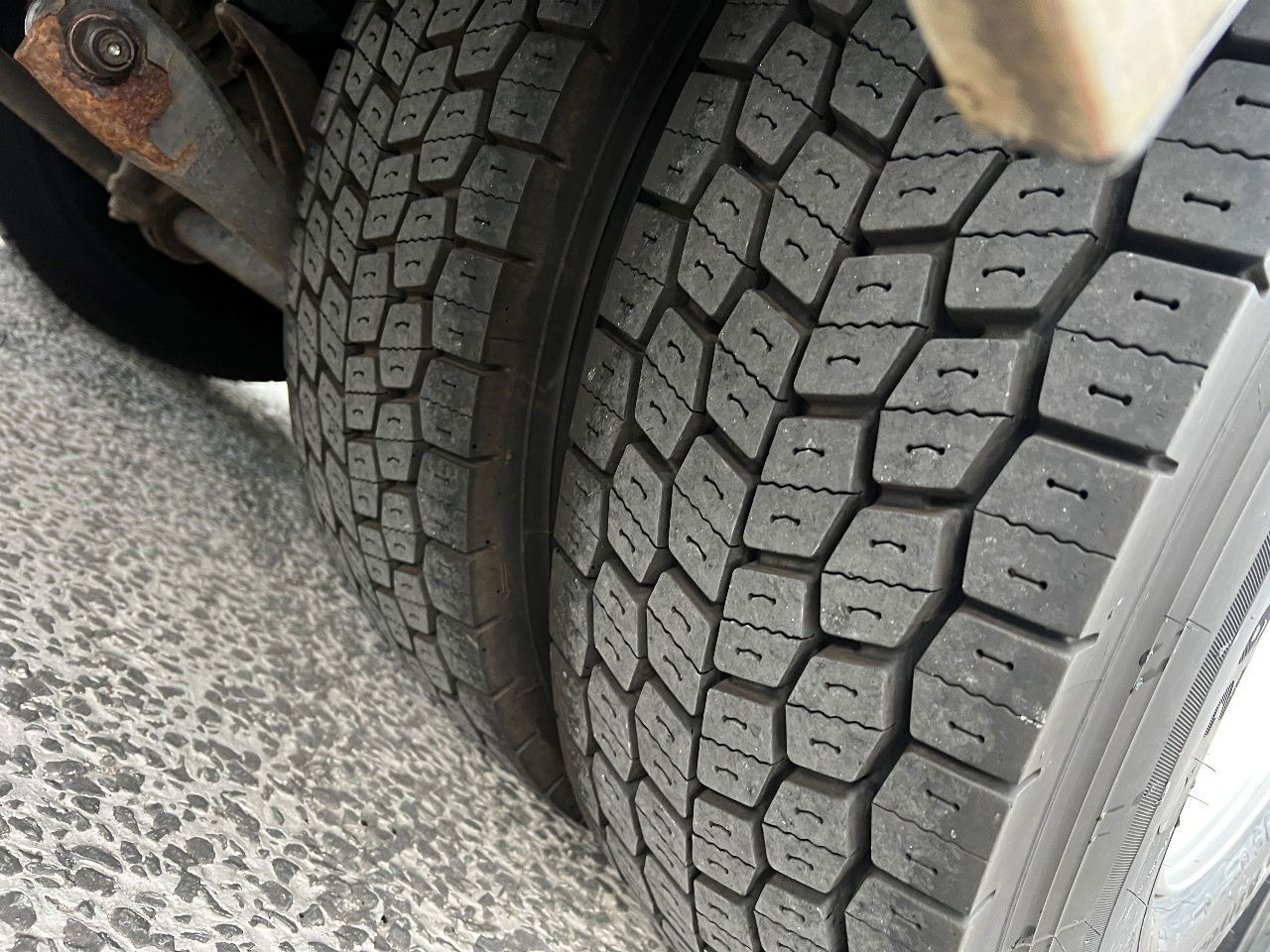 Volvo FM 9.300 Globe 6x2, Euro 5 - Camion fourgon: photos 5 Volvo FM 9.300 Globe 6x2, Euro 5 - Camion fourgon: photos 5