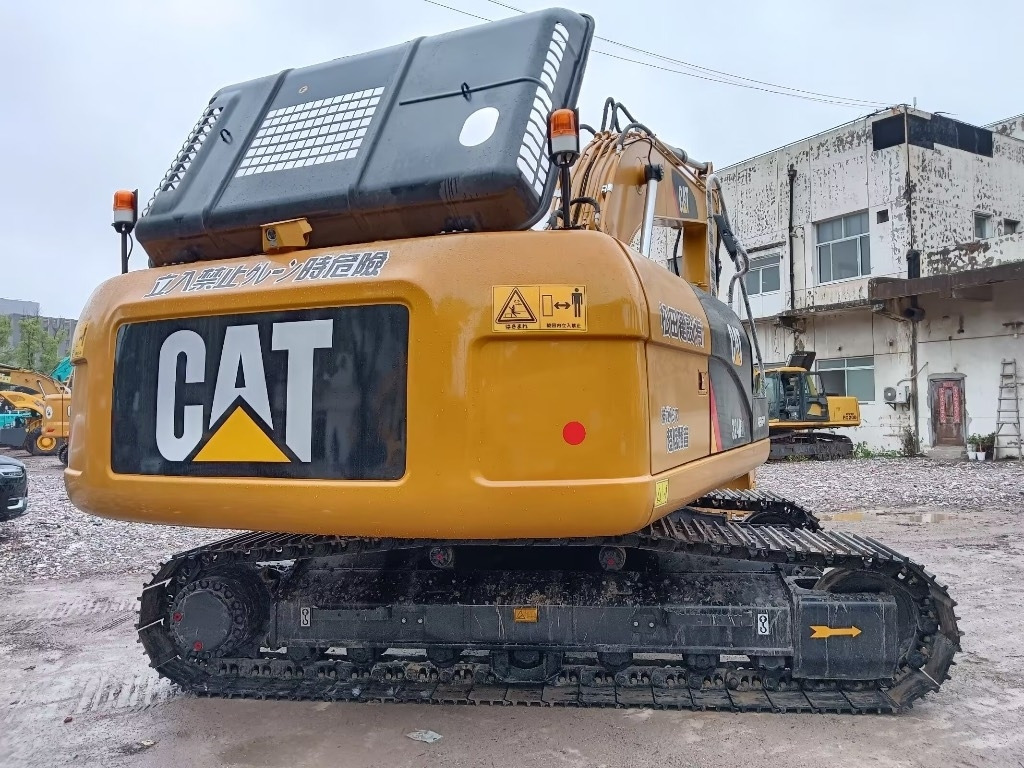 CAT 324 D L - Pelle sur chenille: photos 2 CAT 324 D L - Pelle sur chenille: photos 2
