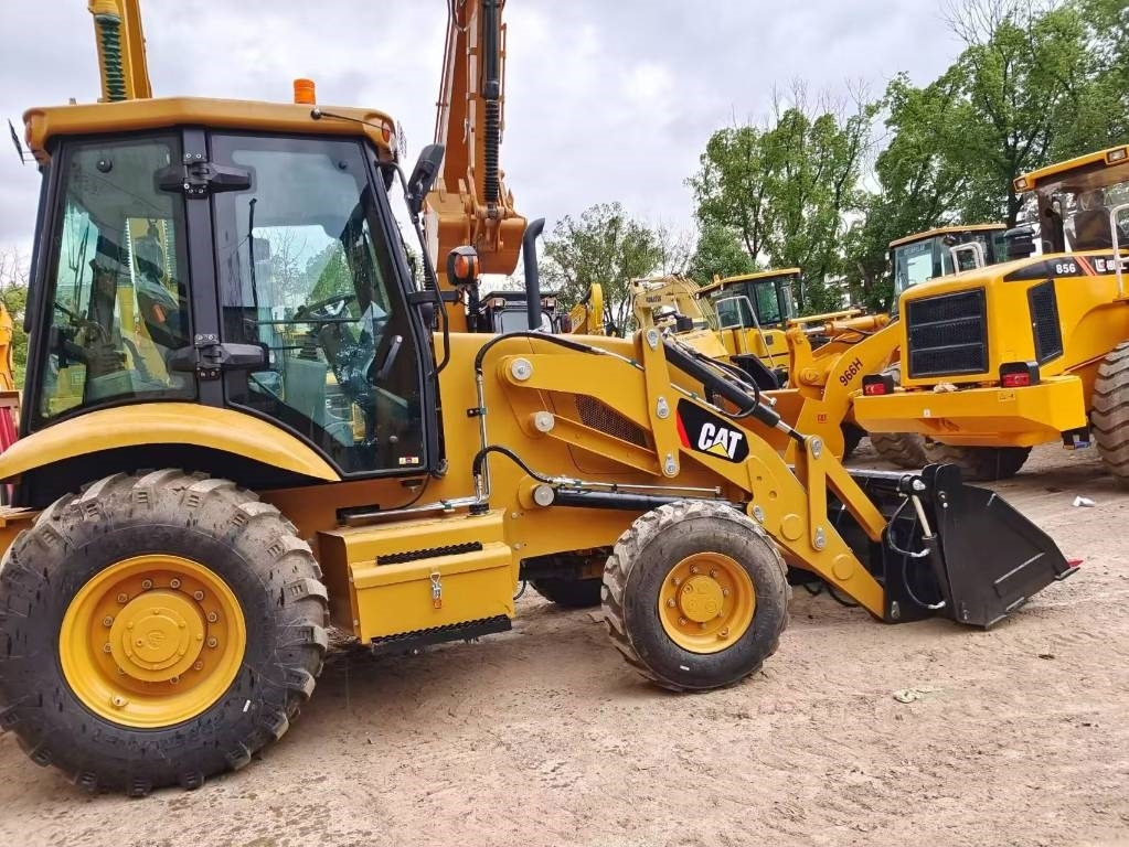 CAT 420 F - Tractopelle: photos 5 CAT 420 F - Tractopelle: photos 5