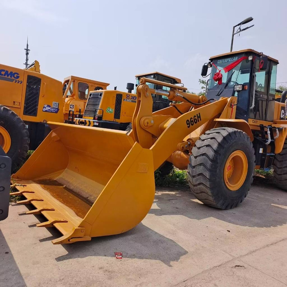 CAT 966 H - Chargeuse sur pneus: photos 1 CAT 966 H - Chargeuse sur pneus: photos 1