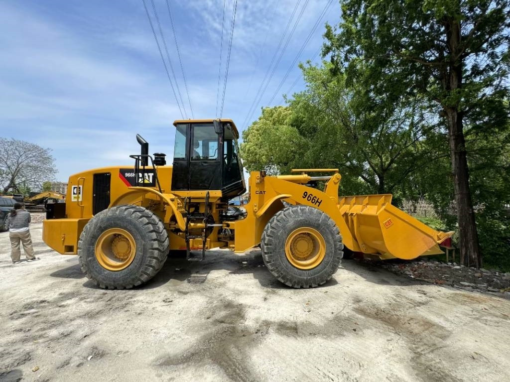 CAT 966 H - Chargeuse sur pneus: photos 2 CAT 966 H - Chargeuse sur pneus: photos 2