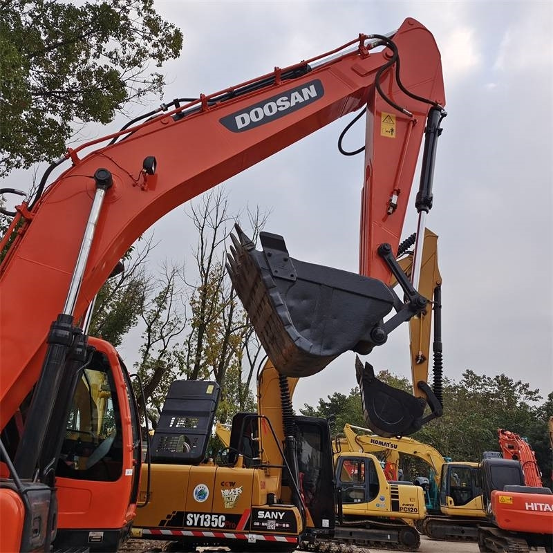 Doosan DX 225 - Pelle sur chenille: photos 4 Doosan DX 225 - Pelle sur chenille: photos 4