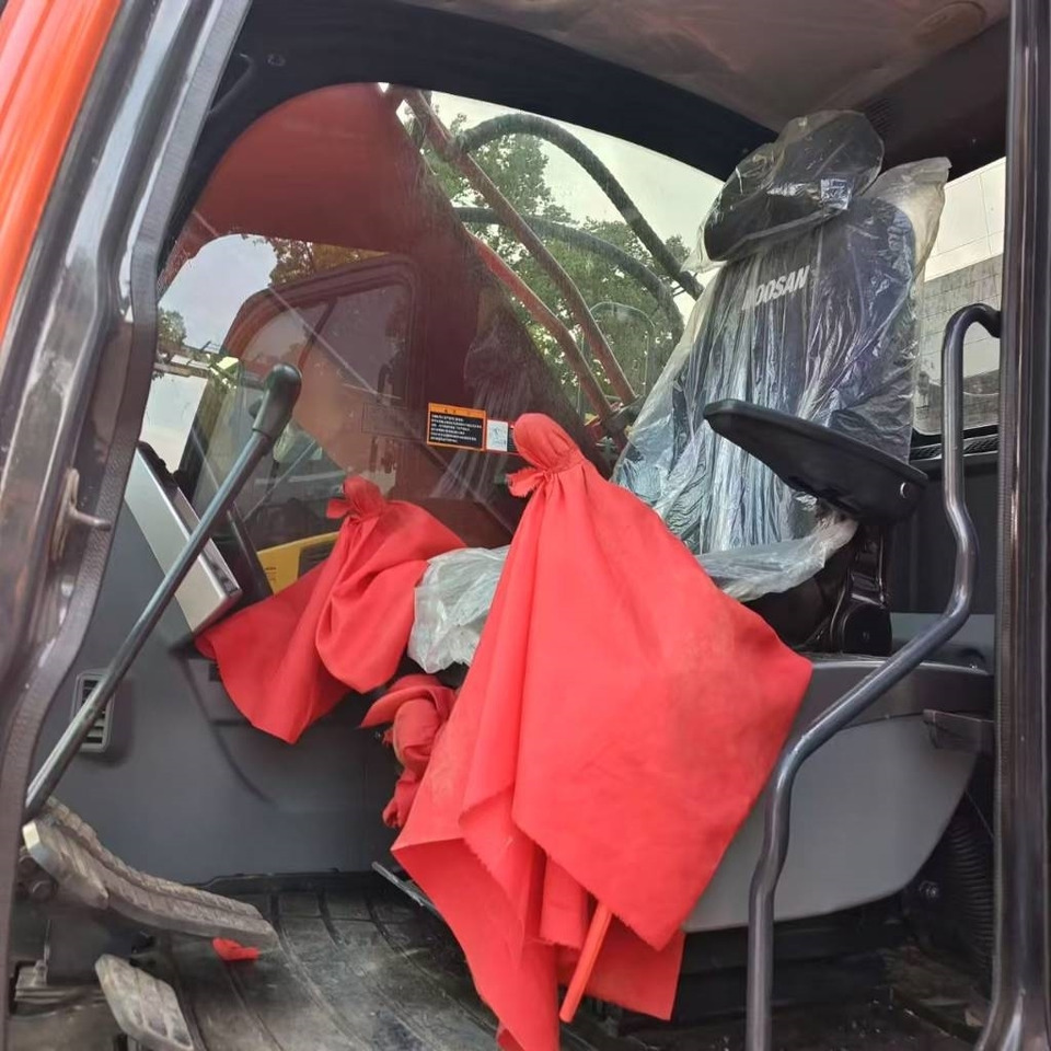 Doosan DX 300 LC - Pelle sur chenille: photos 5 Doosan DX 300 LC - Pelle sur chenille: photos 5