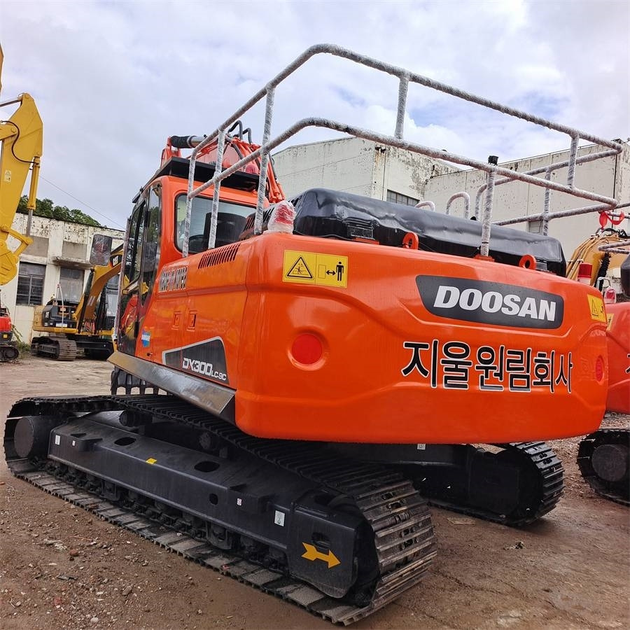 Doosan DX 300 LC - Pelle sur chenille: photos 5 Doosan DX 300 LC - Pelle sur chenille: photos 5