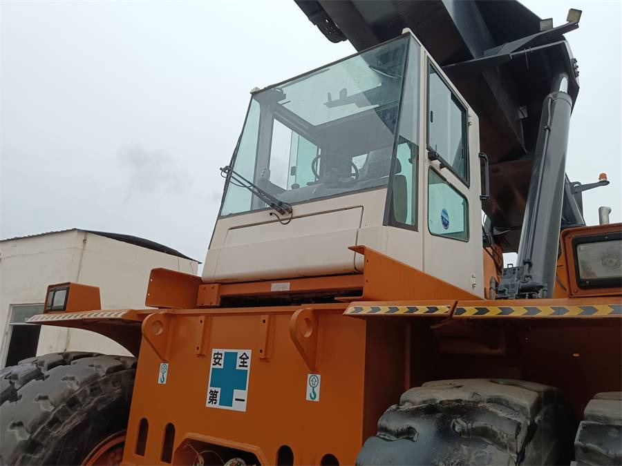 Reach stacker Ferrari 278: photos 7
