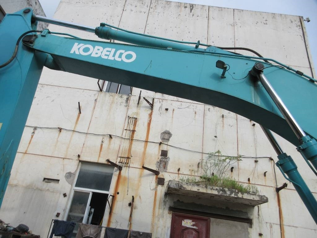 Kobelco SK 200 - Pelle sur chenille: photos 5 Kobelco SK 200 - Pelle sur chenille: photos 5