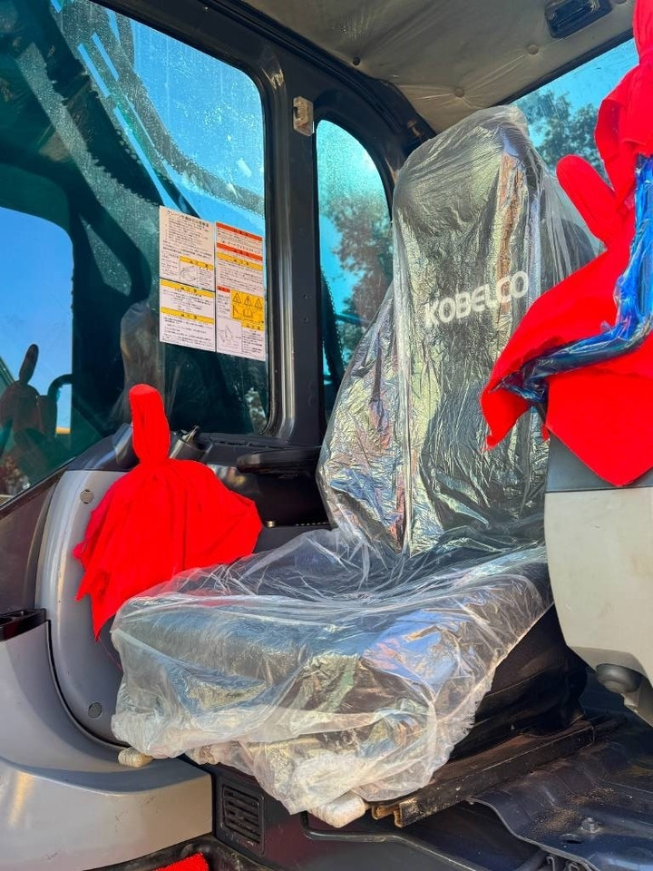 Kobelco SK 200 - Pelle sur chenille: photos 3 Kobelco SK 200 - Pelle sur chenille: photos 3