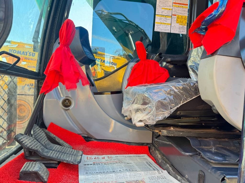 Kobelco SK 200 - Pelle sur chenille: photos 2 Kobelco SK 200 - Pelle sur chenille: photos 2