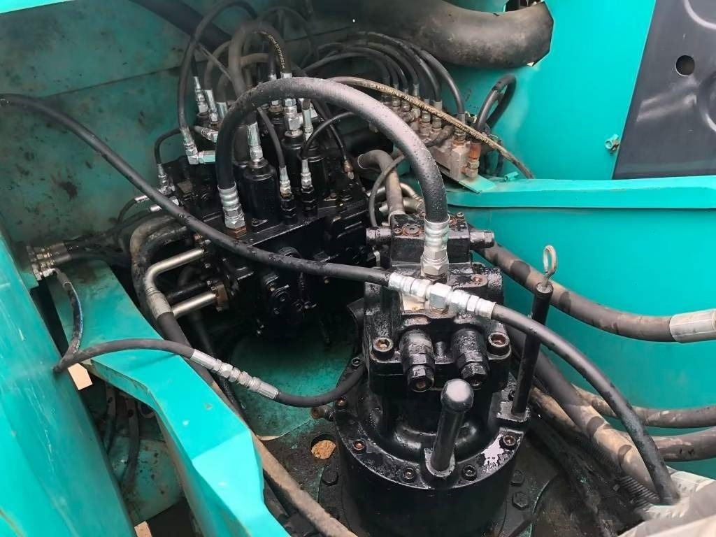 Kobelco SK 210 - Pelle sur chenille: photos 3 Kobelco SK 210 - Pelle sur chenille: photos 3
