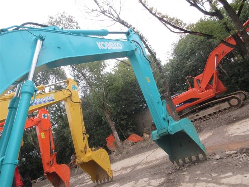 Kobelco SK 210 - Pelle sur chenille: photos 4 Kobelco SK 210 - Pelle sur chenille: photos 4