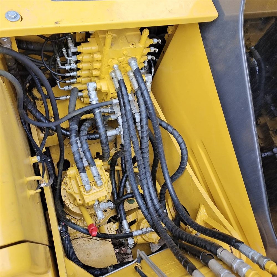 Pelle sur chenille Komatsu PC 130: photos 17