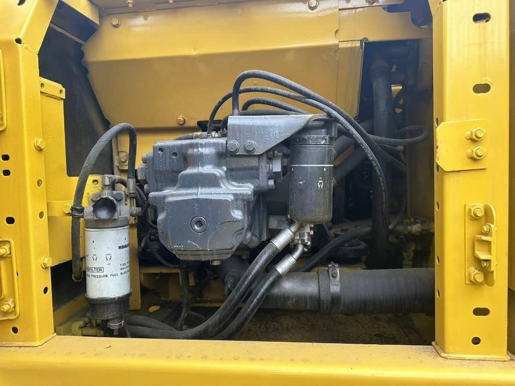 Komatsu PC 210 LC - Pelle sur chenille: photos 4 Komatsu PC 210 LC - Pelle sur chenille: photos 4