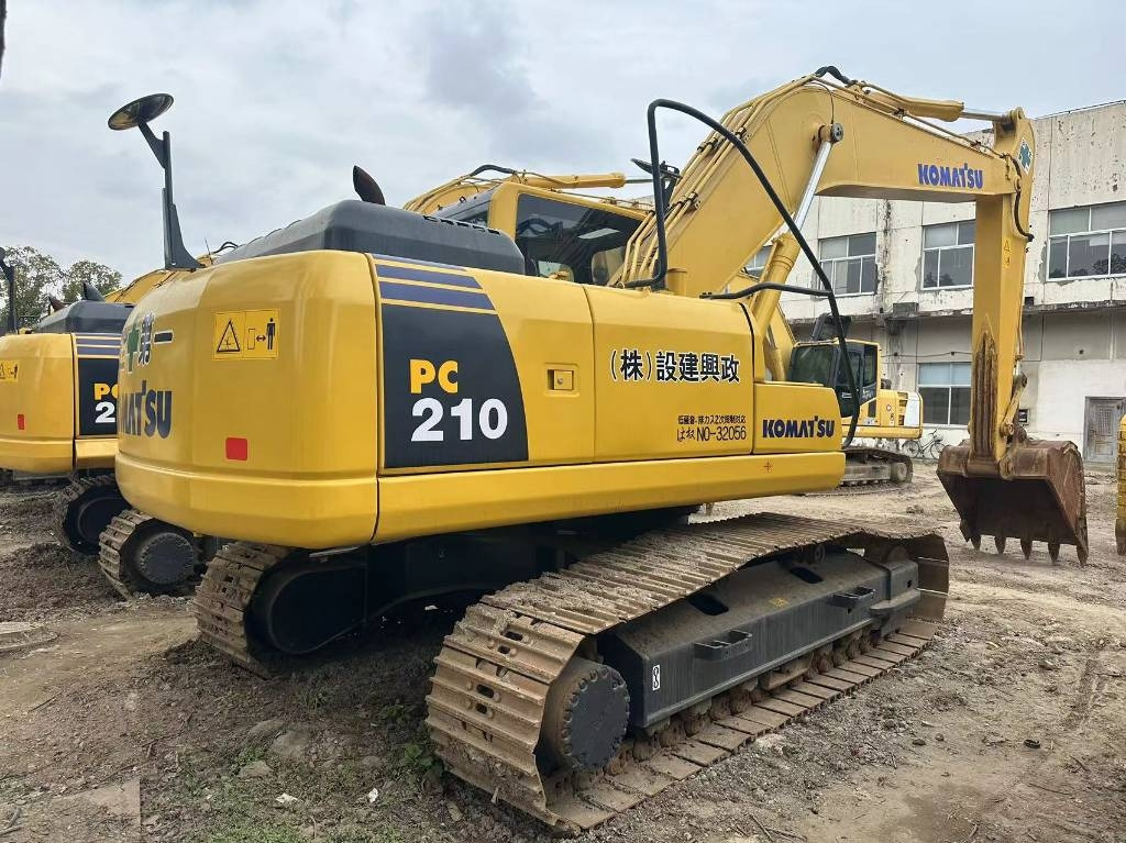 Komatsu PC 210 LC - Pelle sur chenille: photos 1 Komatsu PC 210 LC - Pelle sur chenille: photos 1