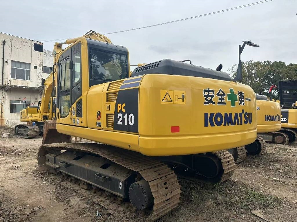 Komatsu PC 210 LC - Pelle sur chenille: photos 2 Komatsu PC 210 LC - Pelle sur chenille: photos 2