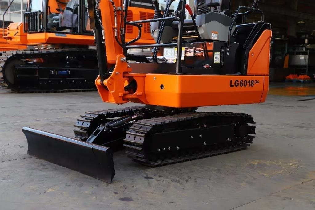 Lonking LG 6150 G4 - Pelle sur chenille: photos 4 Lonking LG 6150 G4 - Pelle sur chenille: photos 4