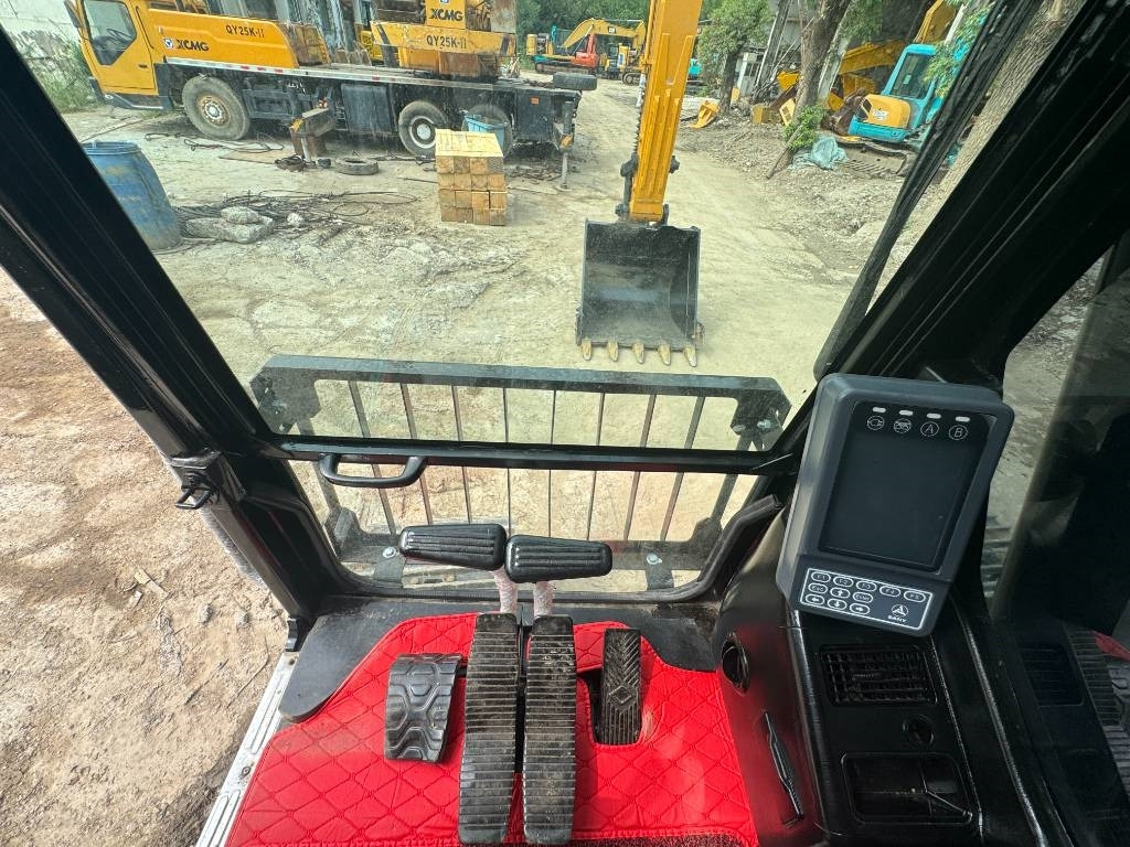 Sany SY 215 H - Pelle sur chenille: photos 5 Sany SY 215 H - Pelle sur chenille: photos 5