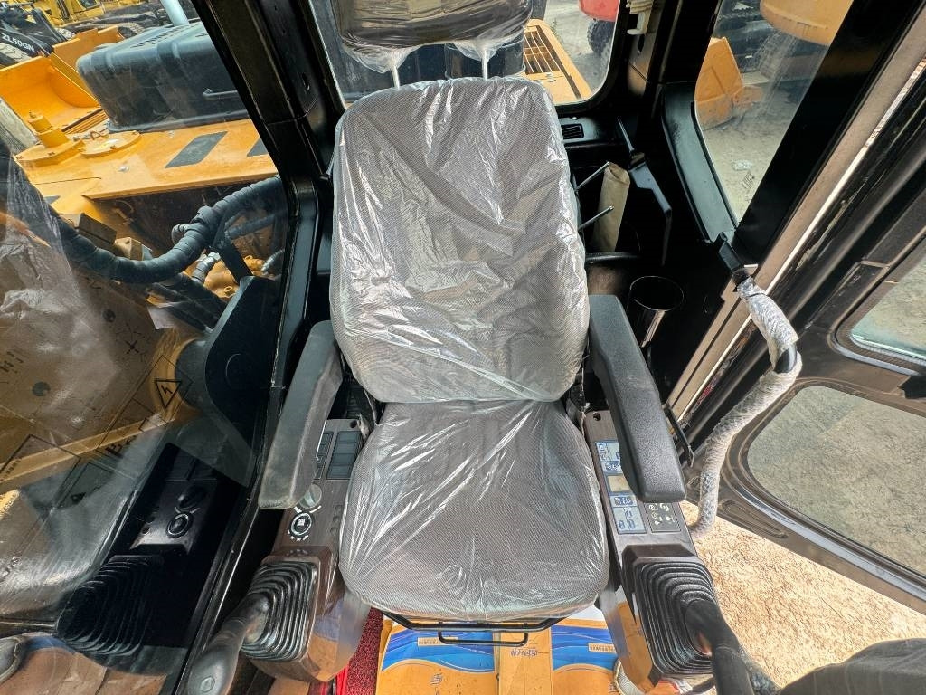 Sany SY 215 H - Pelle sur chenille: photos 3 Sany SY 215 H - Pelle sur chenille: photos 3