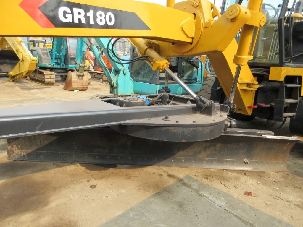 XCMG GR 180 - Niveleuse: photos 4 XCMG GR 180 - Niveleuse: photos 4