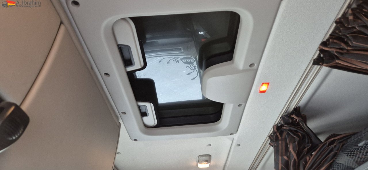 Daf XF 450 FAR Edscha Liftachse auch als Komplettzug !! - Camion à rideaux coulissants: photos 5 Daf XF 450 FAR Edscha Liftachse auch als Komplettzug !! - Camion à rideaux coulissants: photos 5