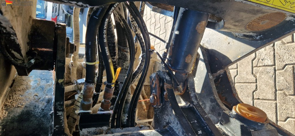 Komatsu WA 200 technisch ok. technische Wartung beim Komatsu Service - Chargeuse sur pneus: photos 4 Komatsu WA 200 technisch ok. technische Wartung beim Komatsu Service - Chargeuse sur pneus: photos 4