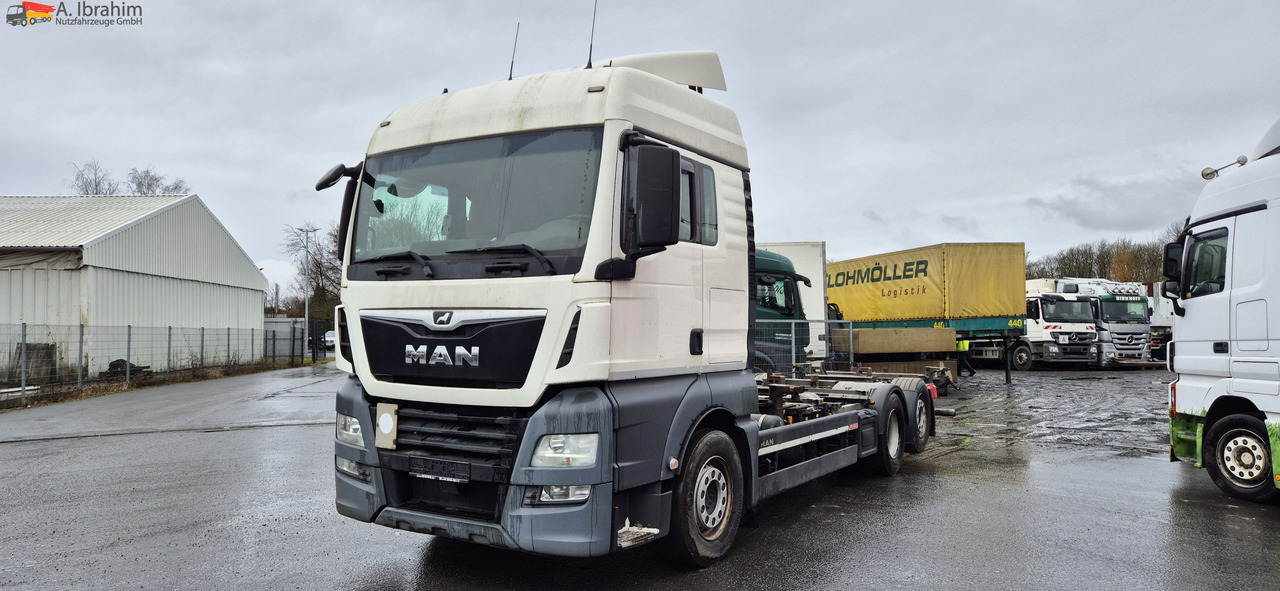 MAN TGX 26.460 Vario-Rahmen deutsches Fahrzeug. ohne Wechselbrücke - Camion à rideaux coulissants: photos 1 MAN TGX 26.460 Vario-Rahmen deutsches Fahrzeug. ohne Wechselbrücke - Camion à rideaux coulissants: photos 1