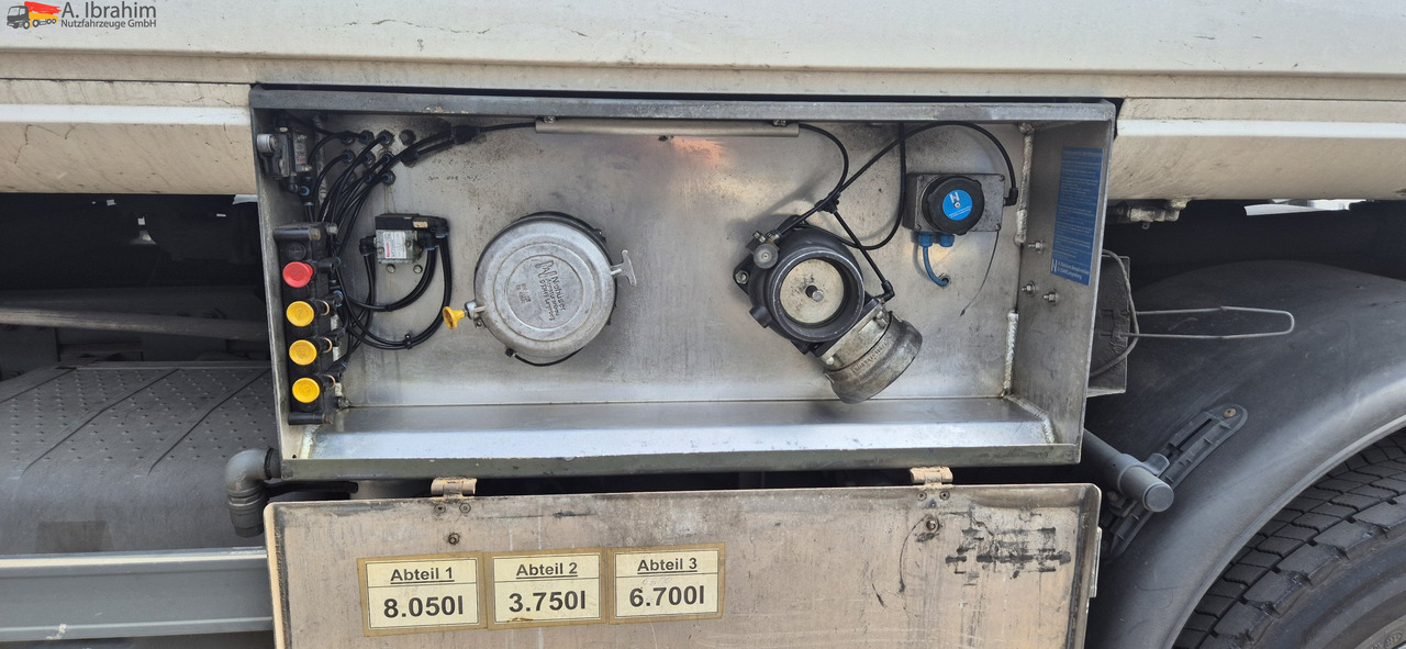 Mercedes-Benz Actros 2536 L 3 Kammern, 19500 L, mp3, Oben Unten Befüllung - Camion citerne: photos 5 Mercedes-Benz Actros 2536 L 3 Kammern, 19500 L, mp3, Oben Unten Befüllung - Camion citerne: photos 5