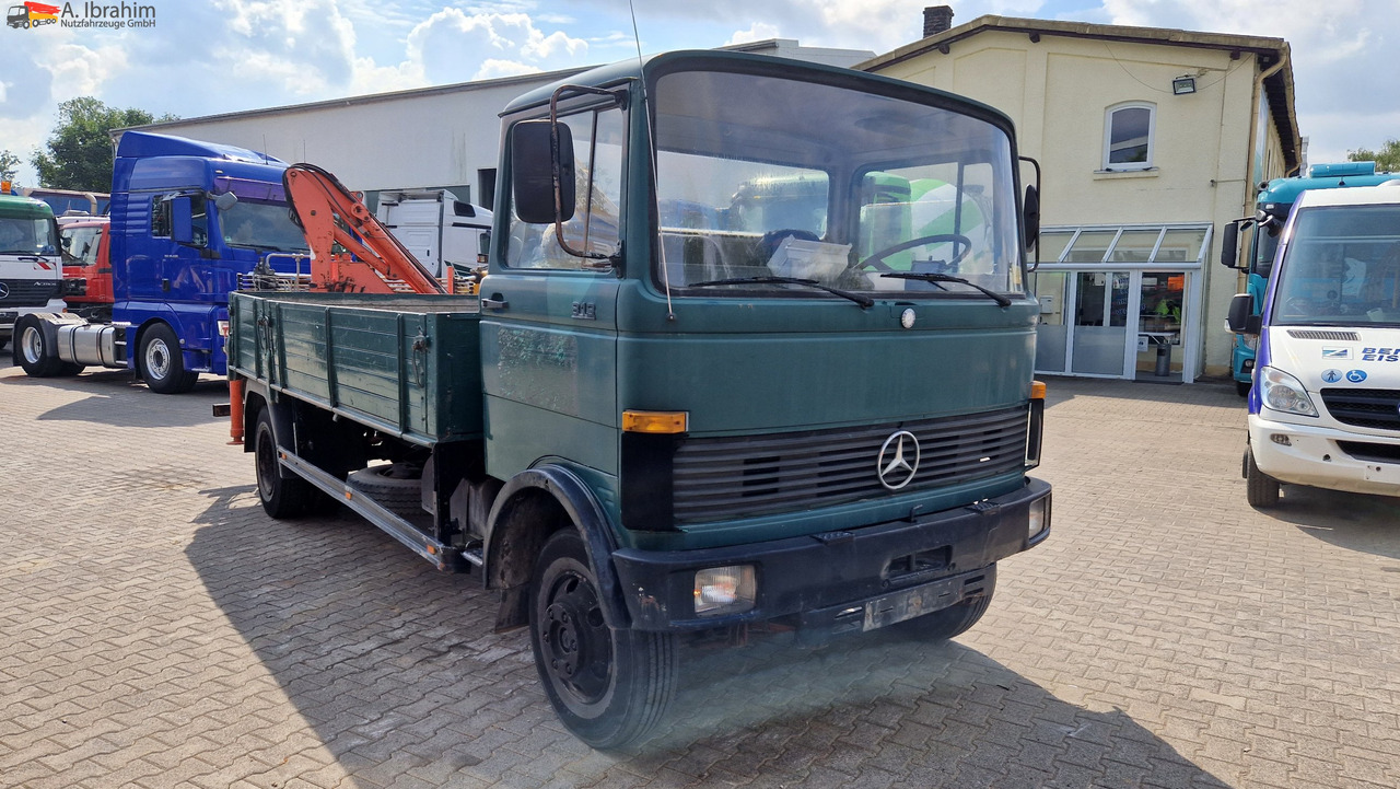 Mercedes-Benz DB 813 Pritsche Kran H- Kennzeichen,Oldtimer ein Stück Geschichte - Utilitaire plateau: photos 1 Mercedes-Benz DB 813 Pritsche Kran H- Kennzeichen,Oldtimer ein Stück Geschichte - Utilitaire plateau: photos 1