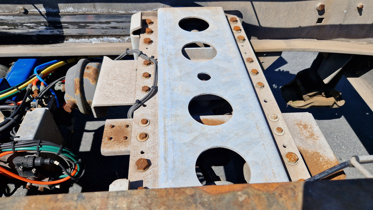 Schmitz SCF 24G Slider - Semi-remorque porte-conteneur/ Caisse mobile: photos 2 Schmitz SCF 24G Slider - Semi-remorque porte-conteneur/ Caisse mobile: photos 2