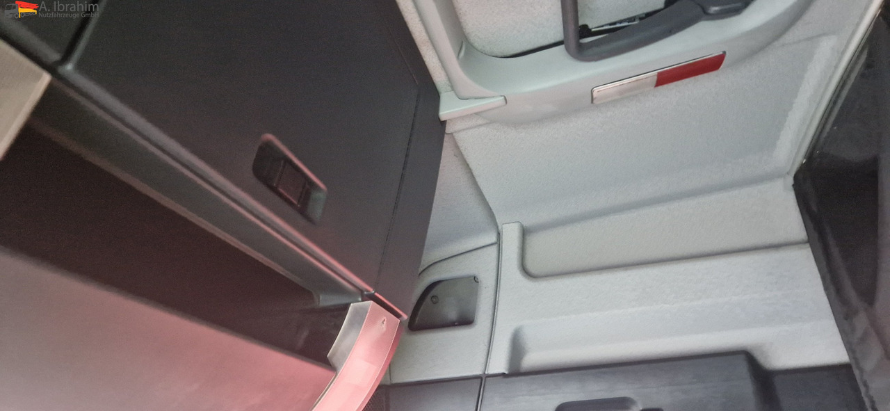 MAN TGS 18.400 PTO für Kompressor Retarder, deutsches Fahrzeug, - Tracteur routier: photos 5 MAN TGS 18.400 PTO für Kompressor Retarder, deutsches Fahrzeug, - Tracteur routier: photos 5